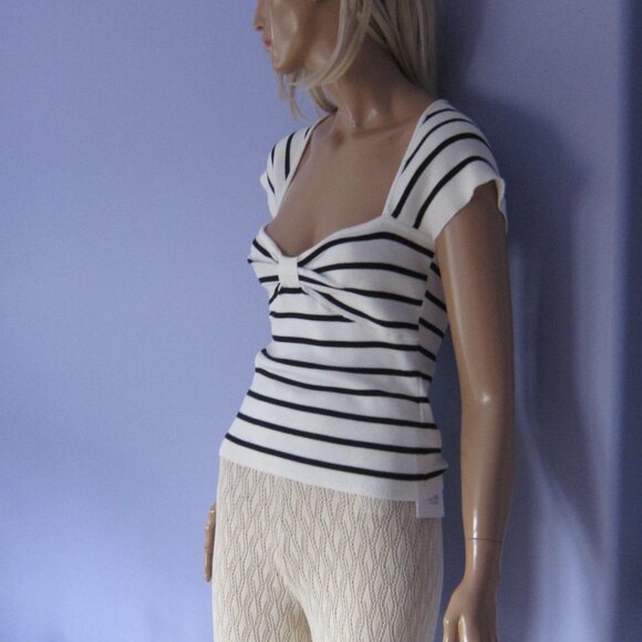 HEARTLOOM SHEA IVORY NAVY STRIPED SCOOP NECK SWEATER TOP NWT $79 - Picture 6 of 10